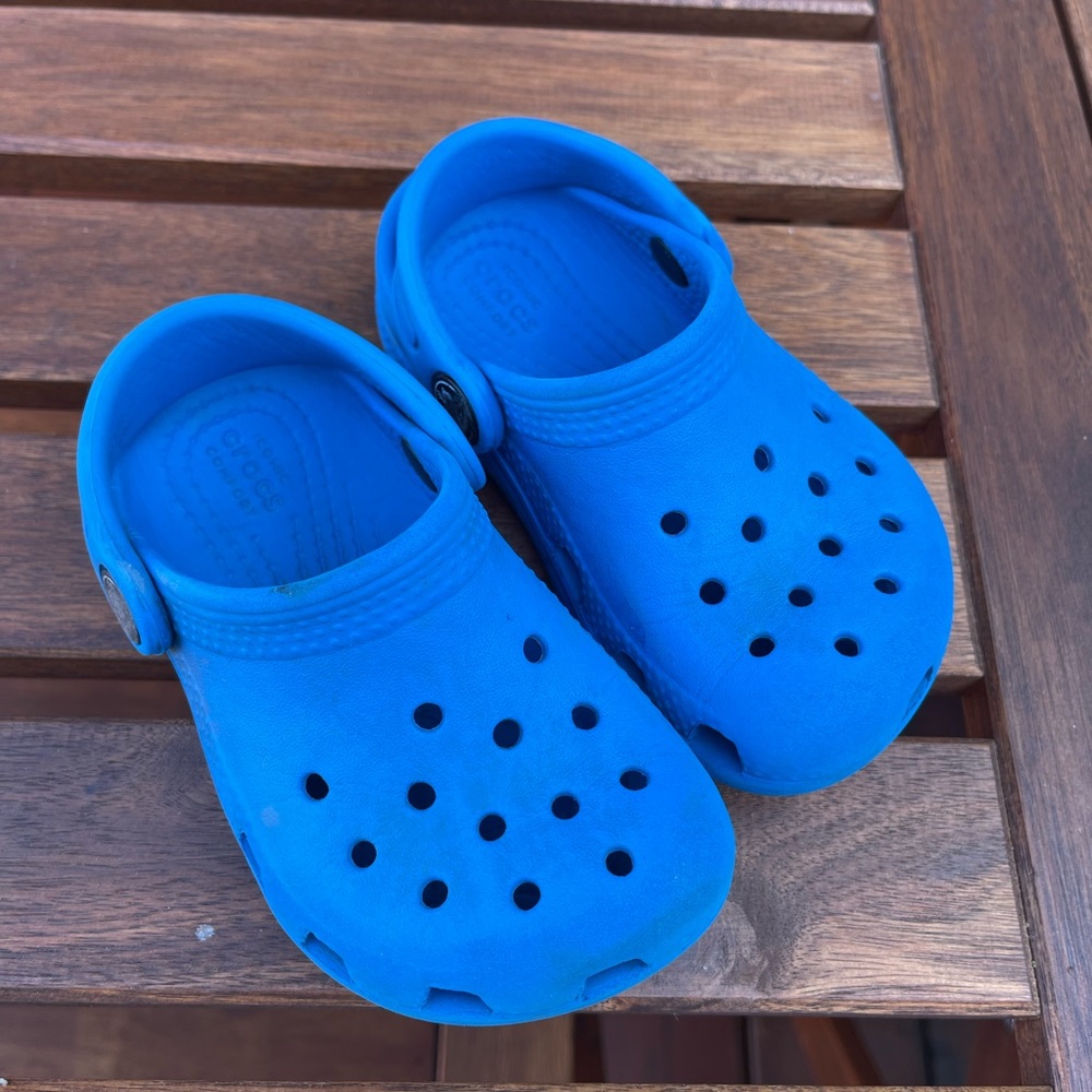 Crocs Classic Blue Clogs Toddler Size 7